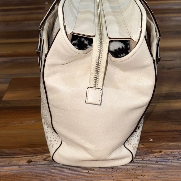 COACH Taylor Eyelet Chalk Leather Carryall Tote Bag F27391 - Picture 5 of 13